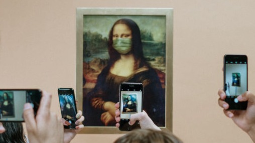Photos of the Mona Lisa -  Photo by cottonbro from Pexels